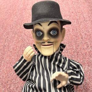 NWT Spooky Village Halloween Animated Haunted DOLL DAMANGED Read Description